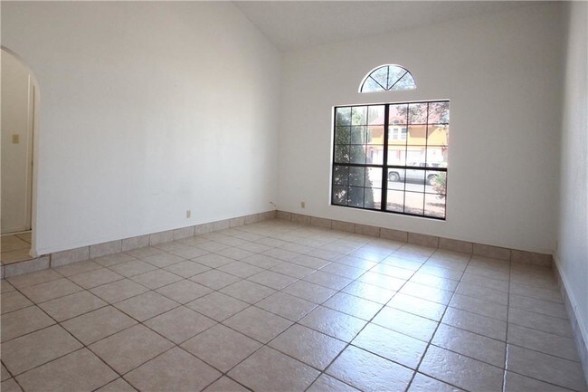 Foto del edificio - 725 Villa Vanessa Dr