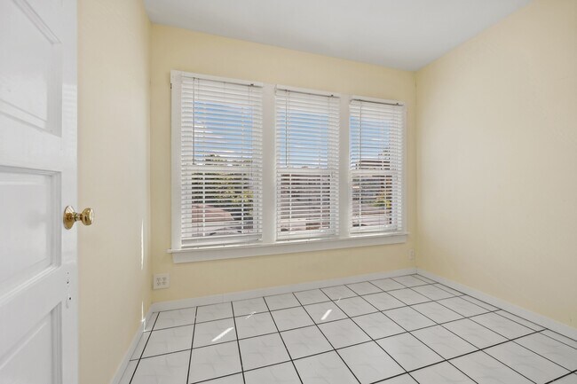 Foto del edificio - 4937 N Talman Ave