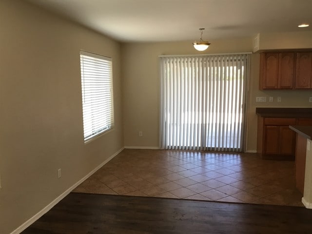 Building Photo - 6208 S 52nd Dr