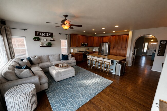 Foto del edificio - 6675 Silverwind Cir