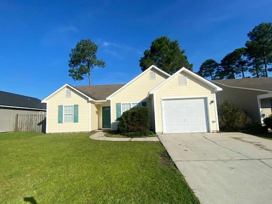 Building Photo - Charming 3 bedroom 2 bath home in Windsor ...