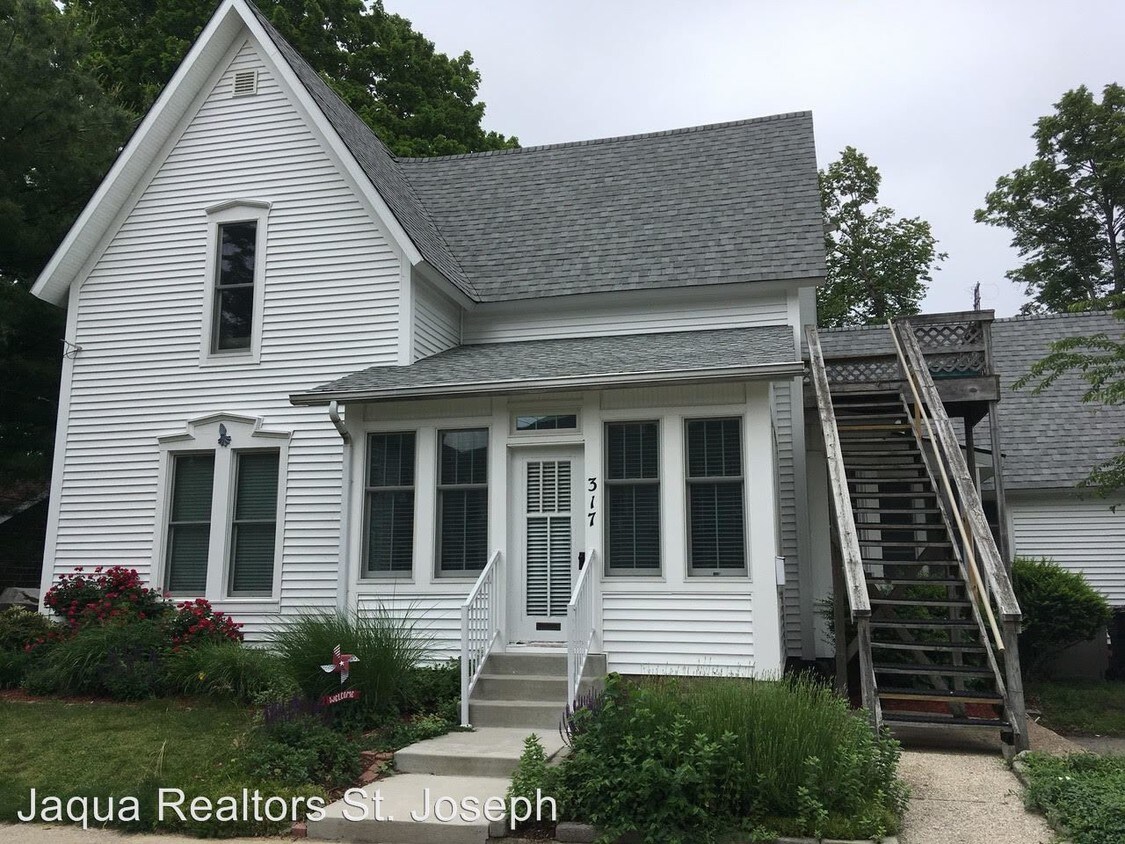 Primary Photo - 317 Eagle St