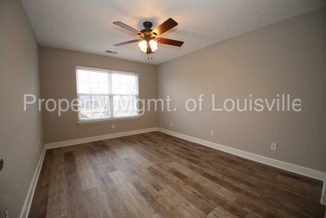 Building Photo - Two bedroom patio home in Crestwood, KY