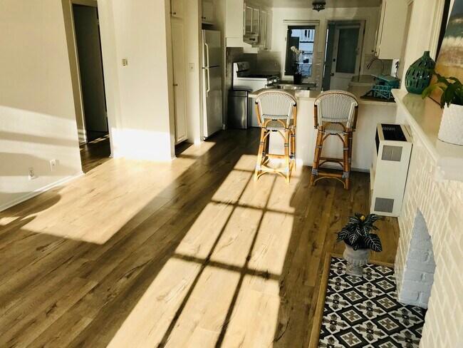 Foto del edificio - 2456 Manhattan Ave