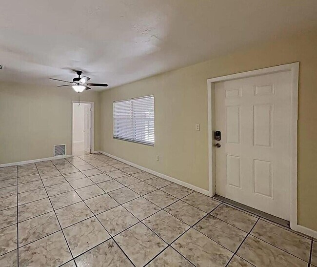 Foto del edificio - 6470 SW 30th St