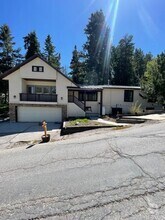 Building Photo - 540 Crestview Dr