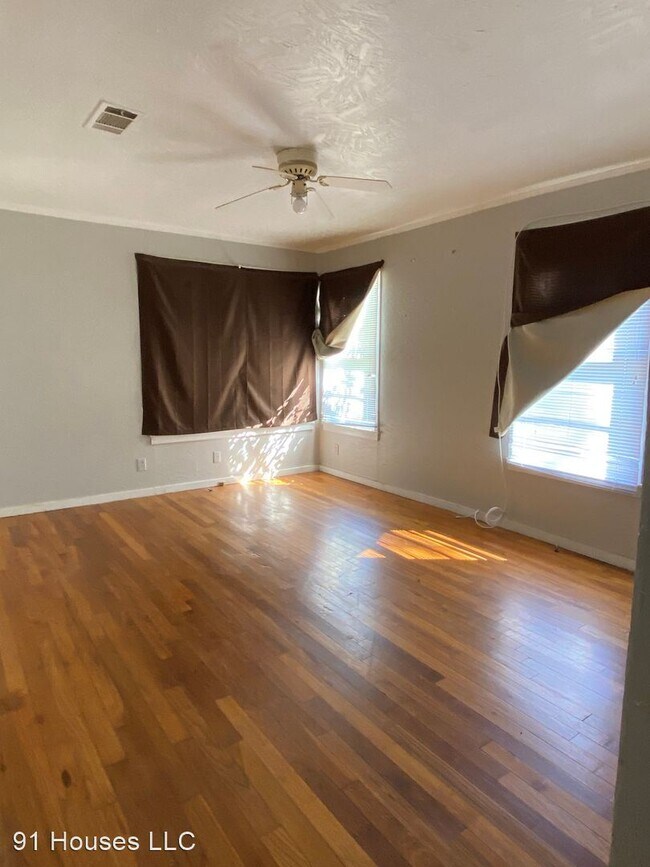 Foto del edificio - 3 br, 1 bath House - 2909 Boss