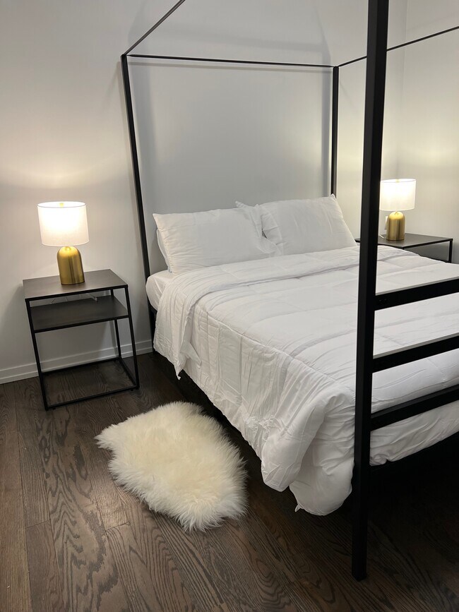 Foto del edificio - 4758 S Indiana Ave