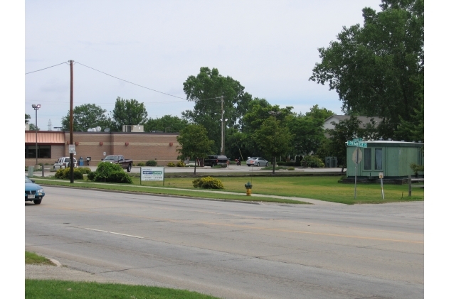 Building Photo - Fox Valley Estates