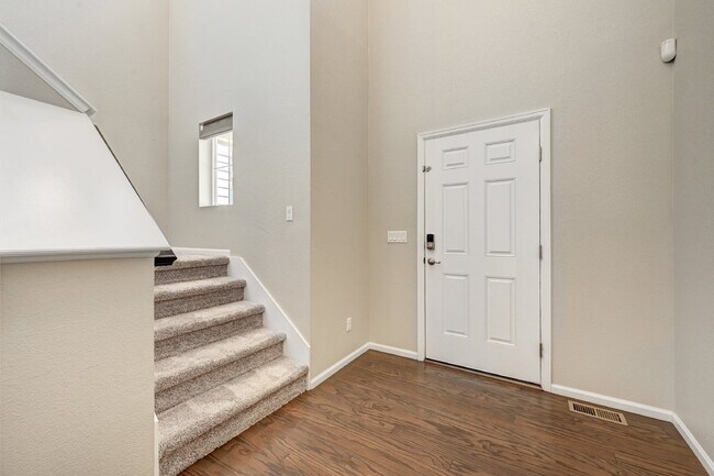 Building Photo - $3,325 - 3 Bed, 3 Bath Home in Centennial ...