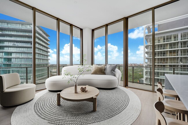 Building Photo - 2655 S Bayshore Dr