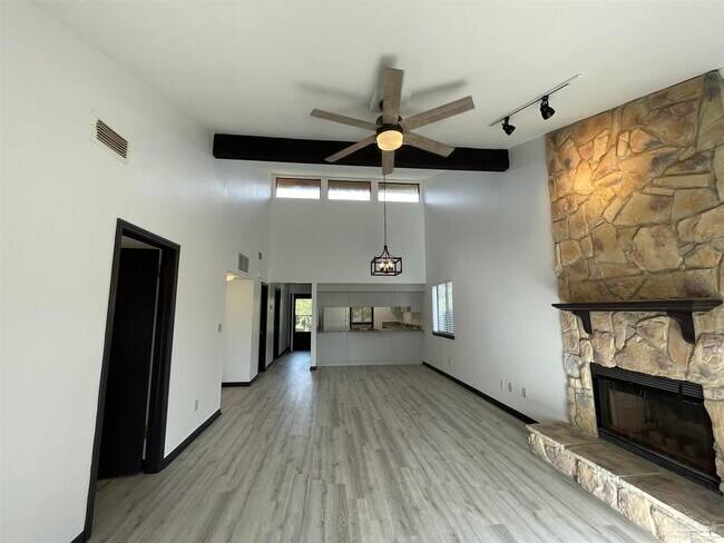 Foto del edificio - 9928 Fairway Villas Ln