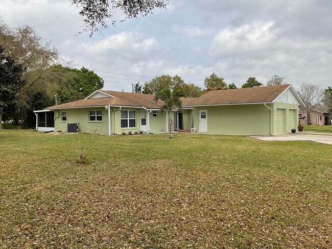 Building Photo - 3083 Sea Gate Cir