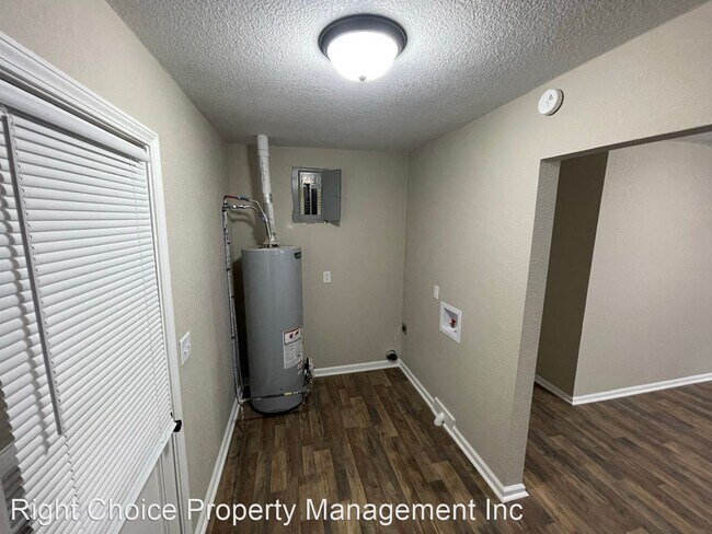 Building Photo - 2 br, 1 bath House - 703 Jabez St.