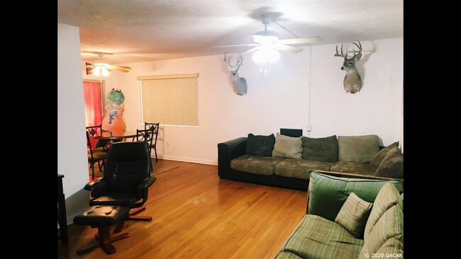 Sala de estar - 3125 W University Ave