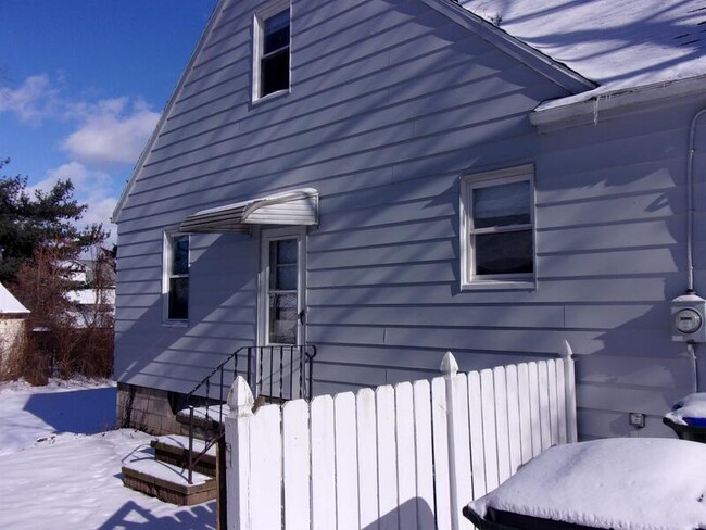 Foto del edificio - 1111 Munroe Falls Ave