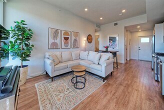 Building Photo - 4004 Banister Ln