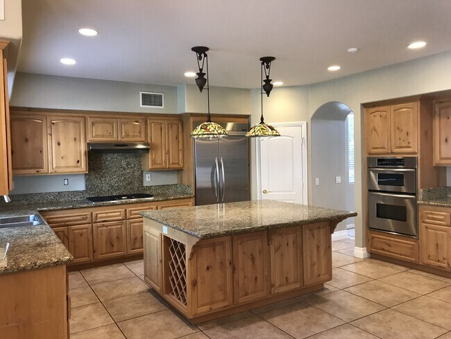 Building Photo - Beautiful Murrieta 5 bedroom available for rent