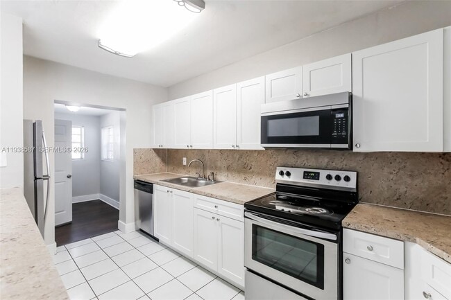 Foto del edificio - 1315 NE 203rd St