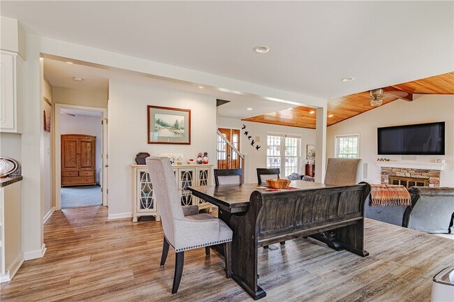 Foto del edificio - 4087 E Lake Rd
