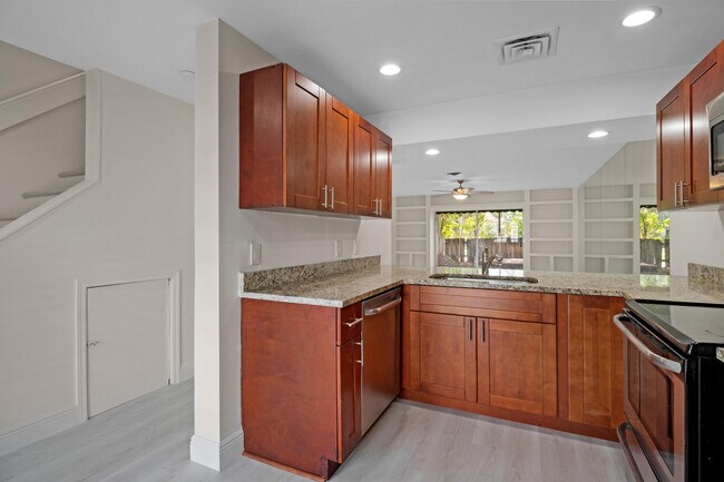 Foto del edificio - 690 SE 23rd Ave