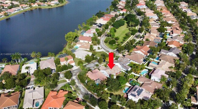 Building Photo - $6,000 710 Lake Blvd WESTON, FL 33326