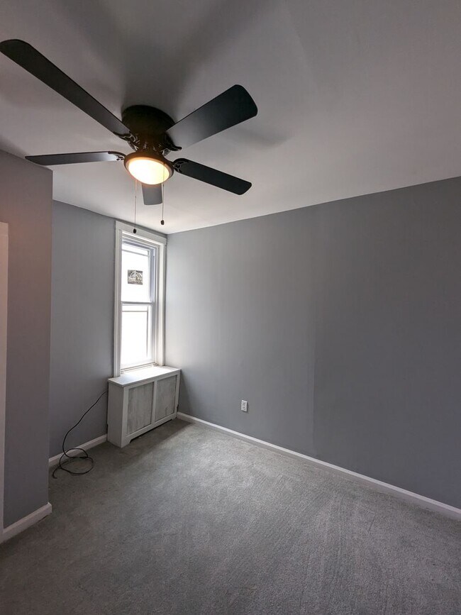 Foto del edificio - Updated Home - Grays Ferry