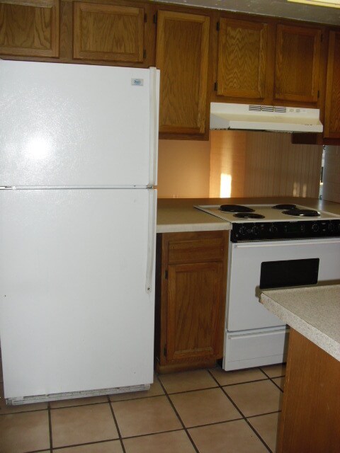 Building Photo - Cozy home near Davis Monthan!