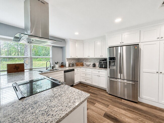 Foto del edificio - 310 Spring Lake Dr