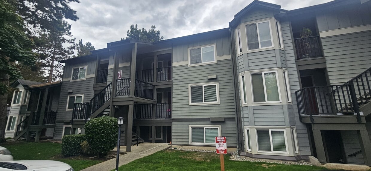 Primary Photo - 11112 NE 124th Ln