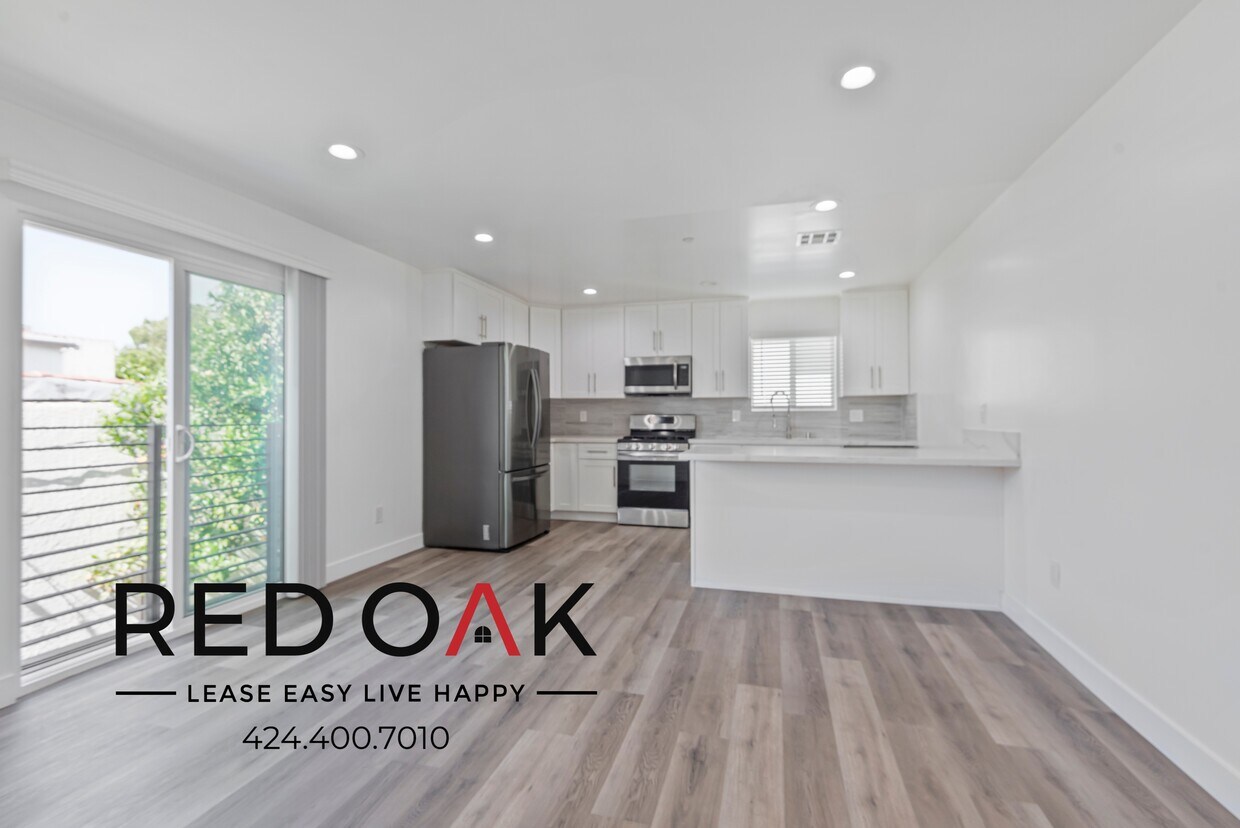 Foto principal - ~ One Month FREE! ~ Sun Drenched Three Bed...