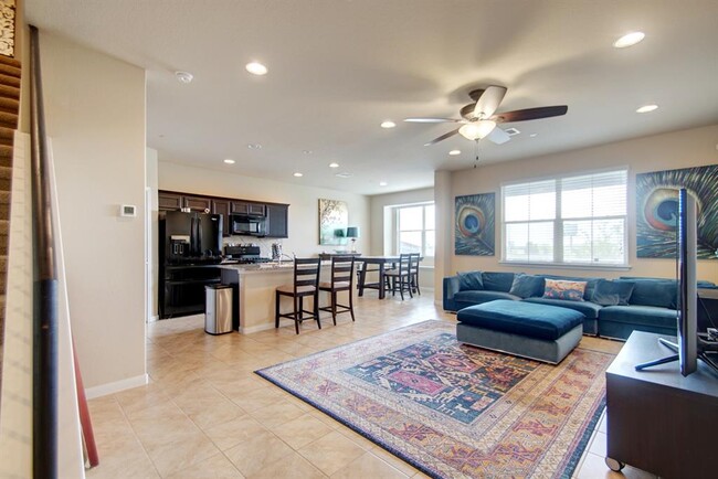 Building Photo - 2880 Donnell Dr