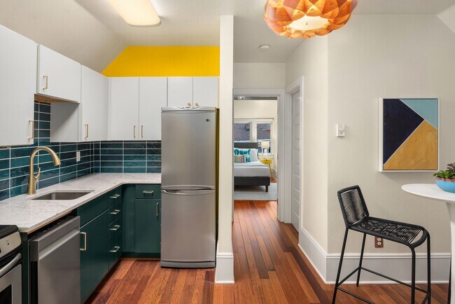 Building Photo - Quiet Corner of Capitol Hill in a Classic, Beautiful Home