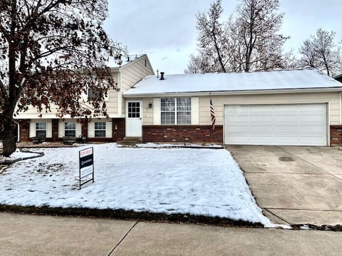 Primary Photo - Gorgeous 4 Bed, 2 Bath Home in Central For...