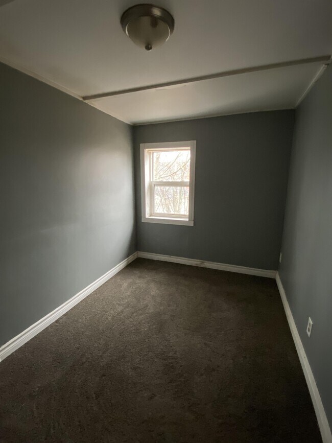 Building Photo - 381 Rue Beausejour