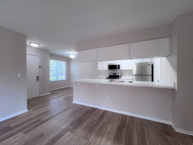 Building Photo - Highlands of Heritage Woods