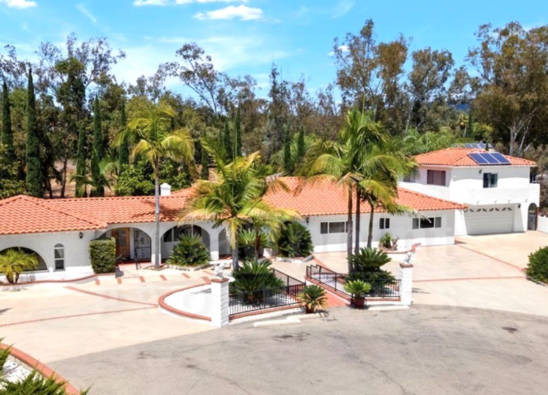 Primary Photo - 1604 Montgomery Dr