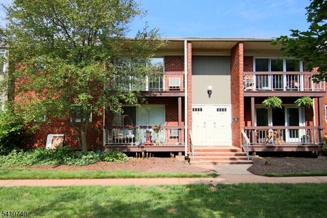 Foto del edificio - 515 Andria Ave