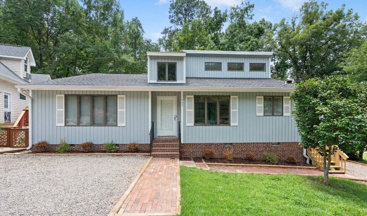Foto principal - 3 Bedroom Contemporary Carolina Trace Home...