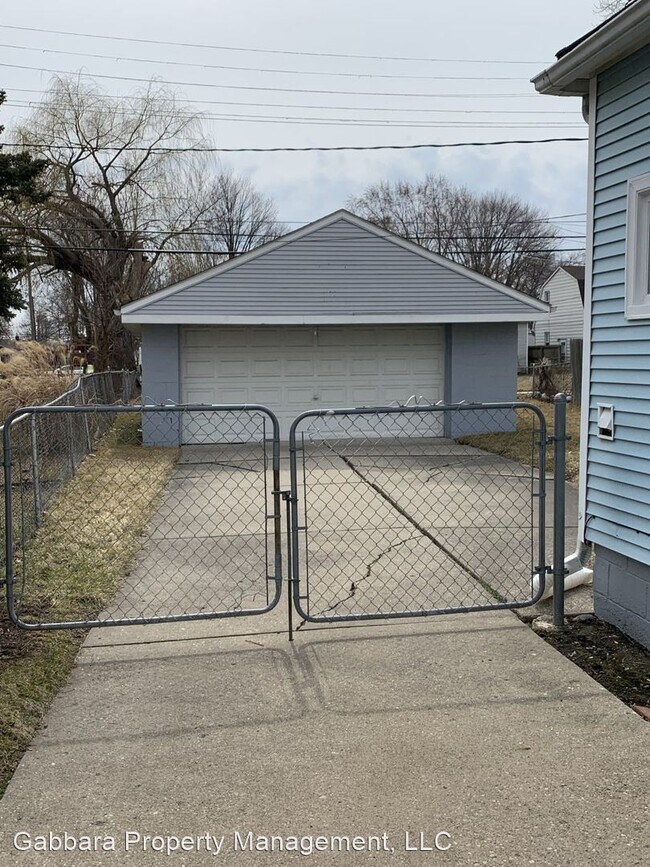 Foto del edificio - 3 br, 1 bath House - 11406 Dodge