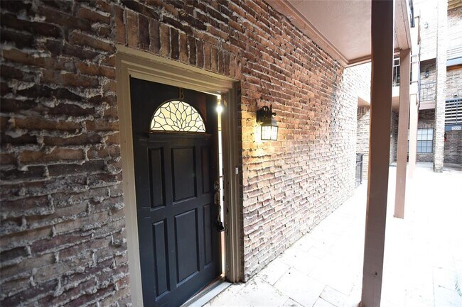 Foto del edificio - 6002 Auburndale Ave