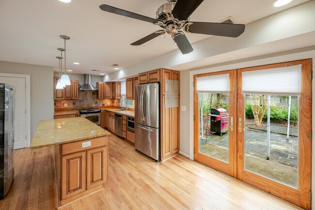 Foto del edificio - 5806 Flanders St