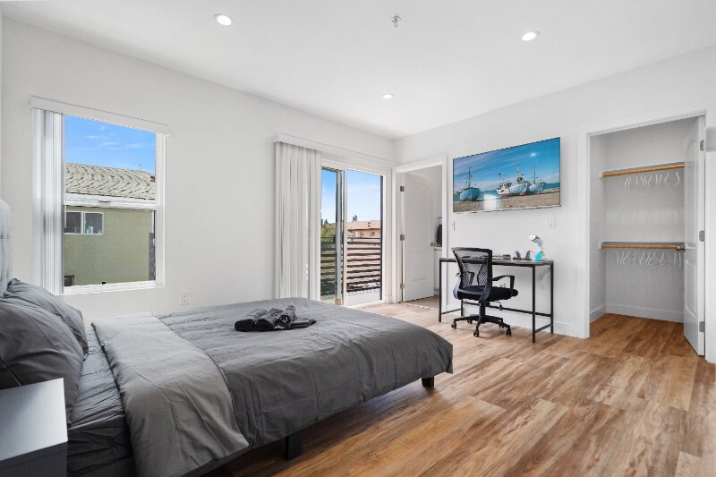 Foto principal - 9513 Baring Cross St