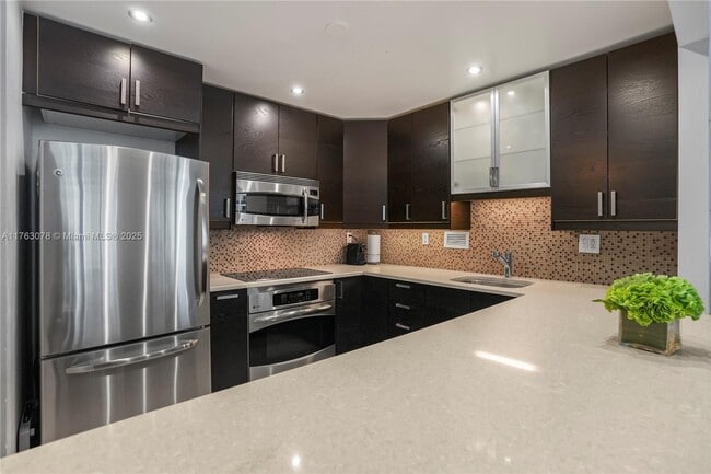Building Photo - 2301 Collins Ave