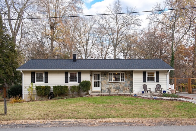 Front - 6701 Glen Ave