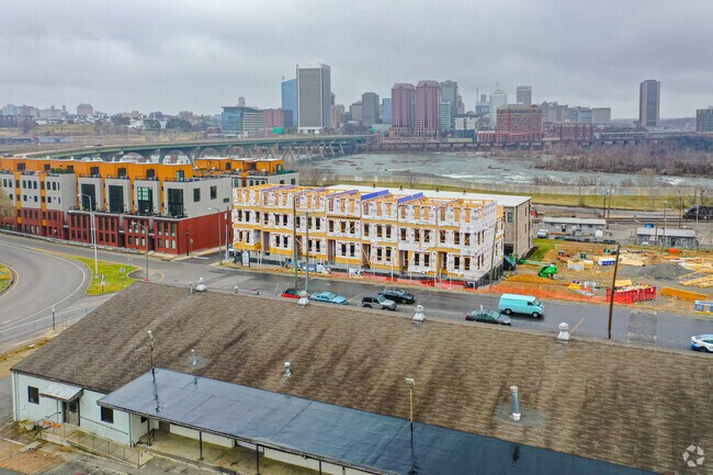 Foto del edificio - 421 W 7th St