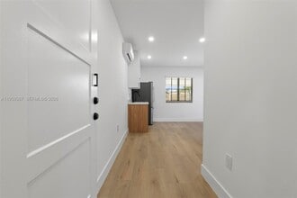 Building Photo - 1060 Pasco Jose De La Luz Y Caballero Ct