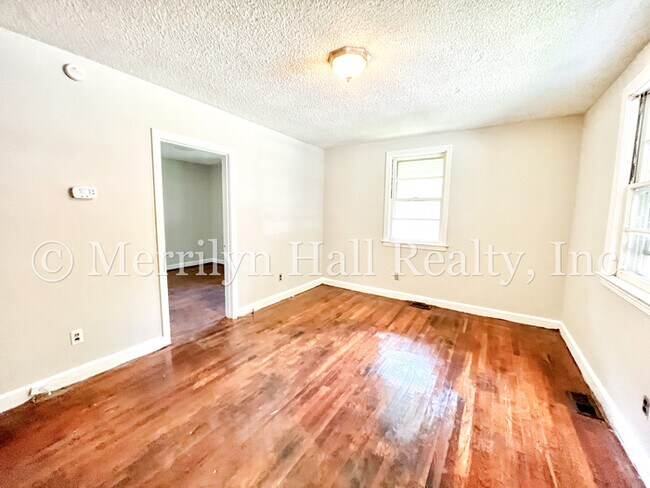 Foto del edificio - Cute Historic Bungalow Near Columbia College!