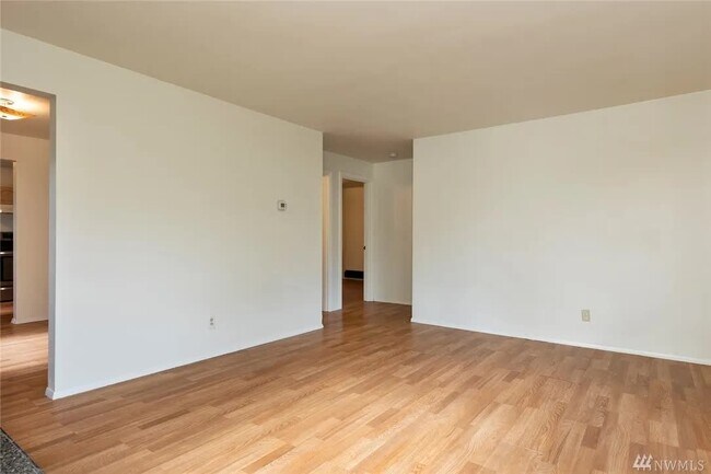 Building Photo - 15657 Ambaum Blvd SW