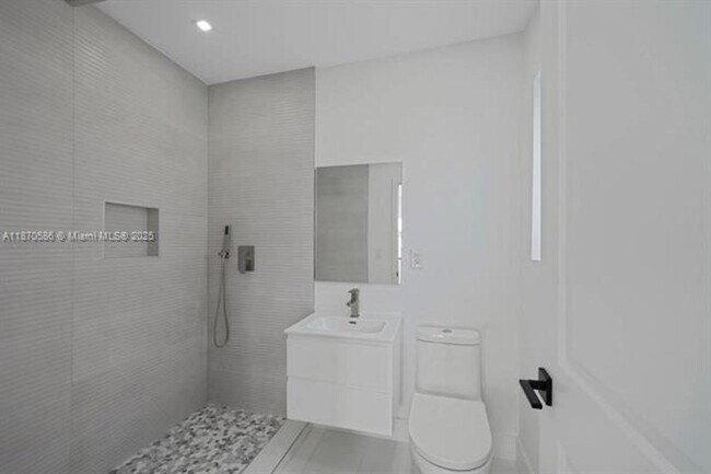 Foto del edificio - 1103 SW 12th St